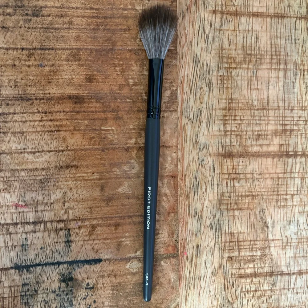 Details By Tati SP-4 Radiant Highlighter Brush First Edition NWOT - Picture 2 of 9